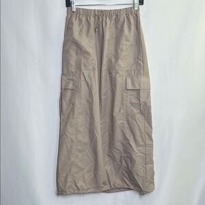 Tan streetwear, cargo parachute maxi skirt women’s medium